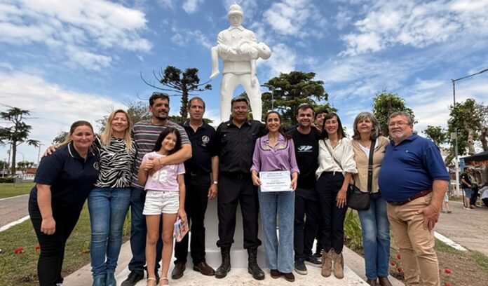 propato Monumento bomberos Lima