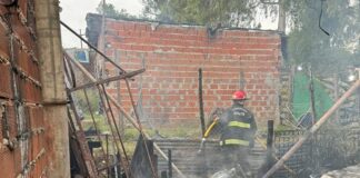 Dos viviendas fueron arrasadas por feroz incendio