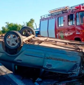 Un auto volcó en ruta 12 y cinco personas fueron hospitalizadas