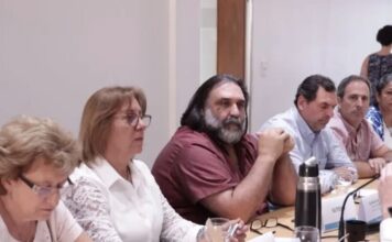 Tras el paro de docentes y estatales, Kicillof reabre el diálogo