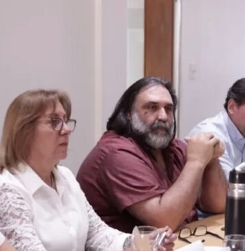 Tras el paro de docentes y estatales, Kicillof reabre el diálogo