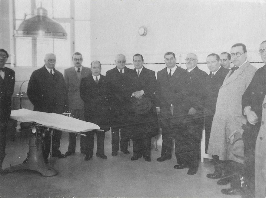 A la izquierda: Don Luis Guerci y Dr. Néstor Jeanmaire.Al centro Pedro Guerci y a la derecha el Dr. José María Guerci