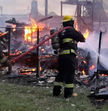 Incendio arrasó con una vivienda