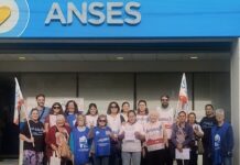 Trabajadores de la educación se manifestaron en las oficinas de Anses