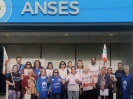 Trabajadores de la educación se manifestaron en las oficinas de Anses