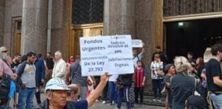 Denuncian penalmente a Javier Milei por el ajuste en discapacidad, mientras el Gobierno empuja proyecto para reformar pensiones