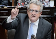 Agustin Rossi presentó un proyecto para prohibir la venta de terrenos e inmuebles de las FFAA y de Defensa