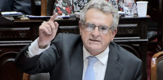 Agustin Rossi presentó un proyecto para prohibir la venta de terrenos e inmuebles de las FFAA y de Defensa