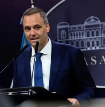 Adorni asistirá al acto de inauguración de la Planta de Mercedes-Benz en Zárate