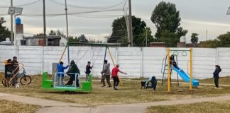 El Municipio pone en valor la plazoleta de calle Carriego con juegos inclusivos
