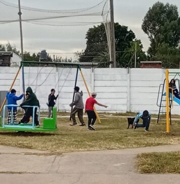 El Municipio pone en valor la plazoleta de calle Carriego con juegos inclusivos